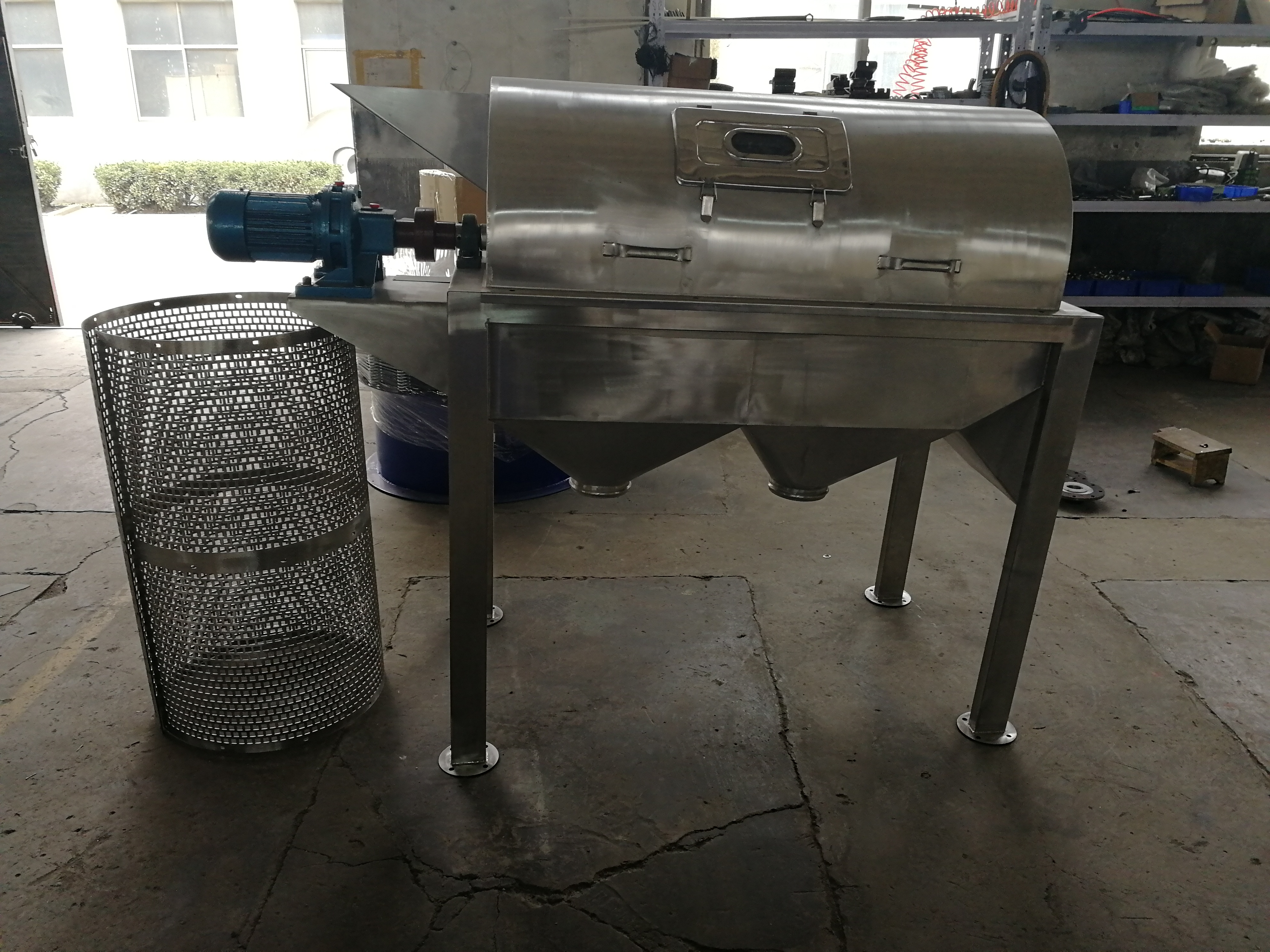 不銹鋼滾筒篩-溫熱物料不銹鋼滾筒篩廠家定做外形尺寸(不銹鋼滾筒篩網)